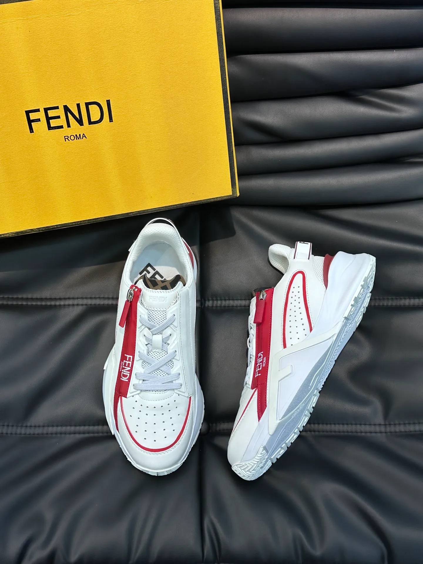 Men's shoes 💰p560 "Fend*" new men's casual sports shoes, equipped with elastic straps, side zippers, and corrugated soles engraved with F. Embossed Fendi Flow lettering on the heel. Made of technical fabric and a mix of blue and suede. Decorated with Lycra® details. FF graphic tongue. Ultra-light and wear-resistant EVA sole. Size: 38-44